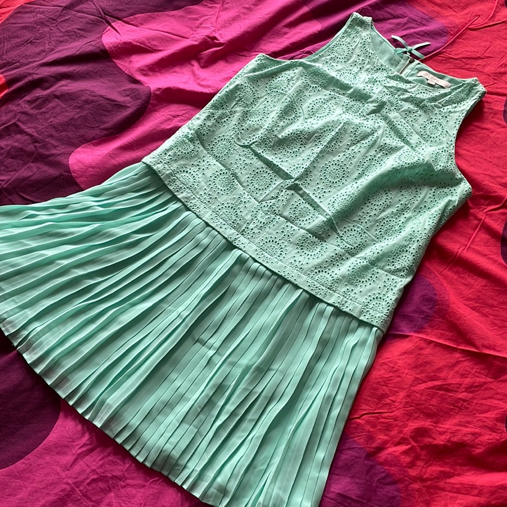 LOFT ✨ SPRING Lace & Pleated Dress Size 12